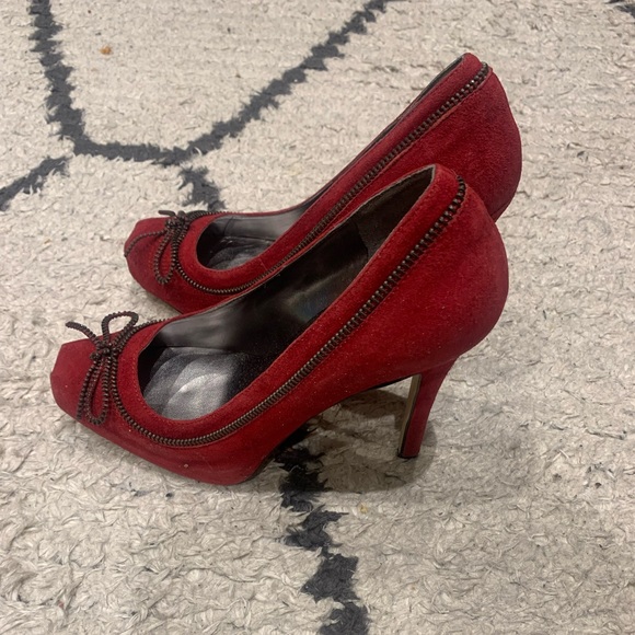 Red Guess Heels - Picture 3 of 4